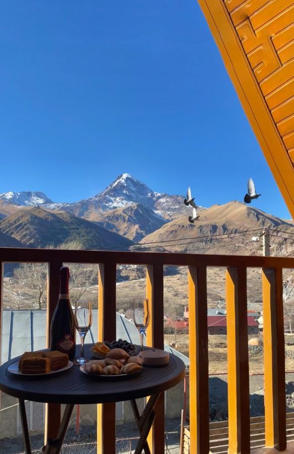 Twin Cottages Kazbegi Экстерьер фото